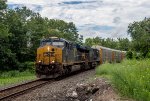 Bonus Train:  CSX ran eastbound autoracks during the time while I was waiting for the westbound Berkshire Flyer